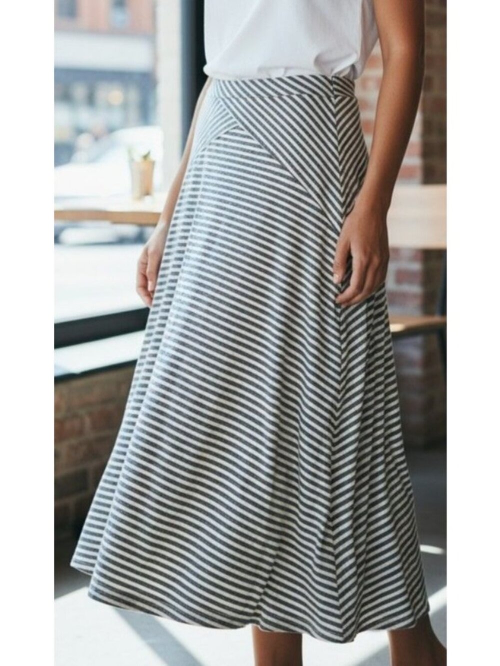 Women's Maxi Skirt Striped Gray & White With Diagonal Pattern Size Large